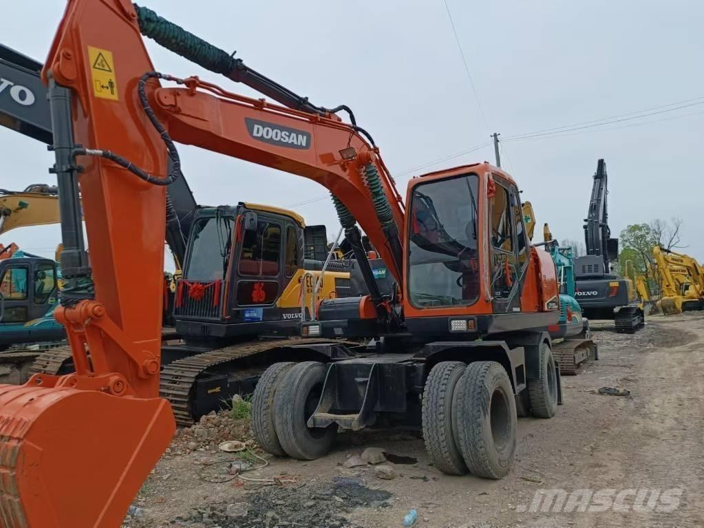 Doosan 150 W-7 Ratiniai ekskavatoriai