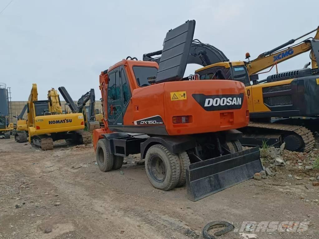 Doosan 150 W-7 Ratiniai ekskavatoriai