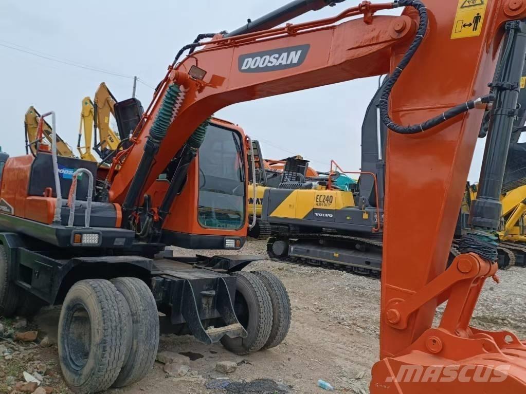 Doosan 150 W-7 Ratiniai ekskavatoriai