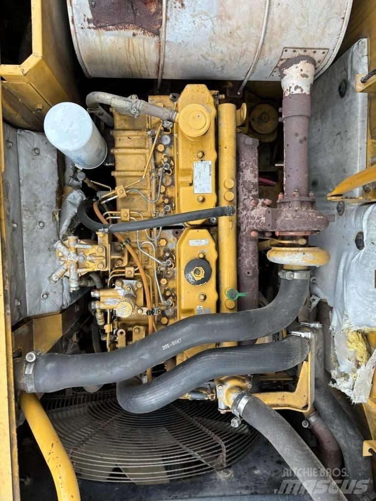 CAT 320 D L Vikšriniai ekskavatoriai