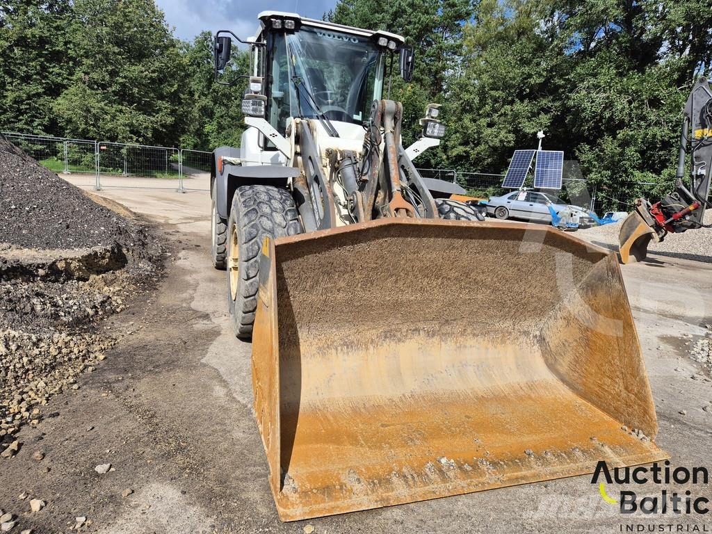 Volvo L 90 Naudoti ratiniai krautuvai