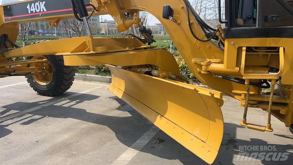 CAT 140 K Greideriai