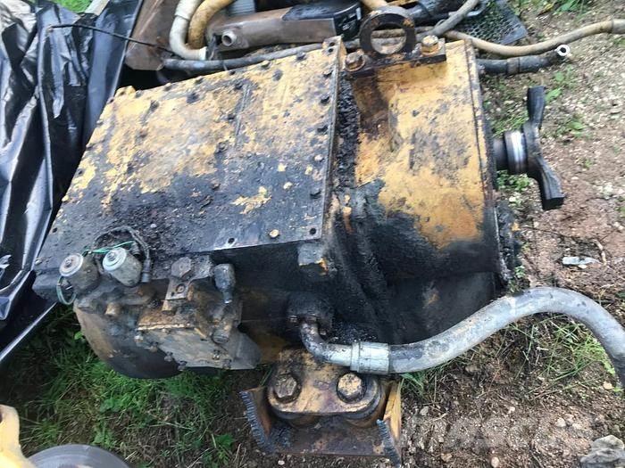 CAT 763 Transmisijos