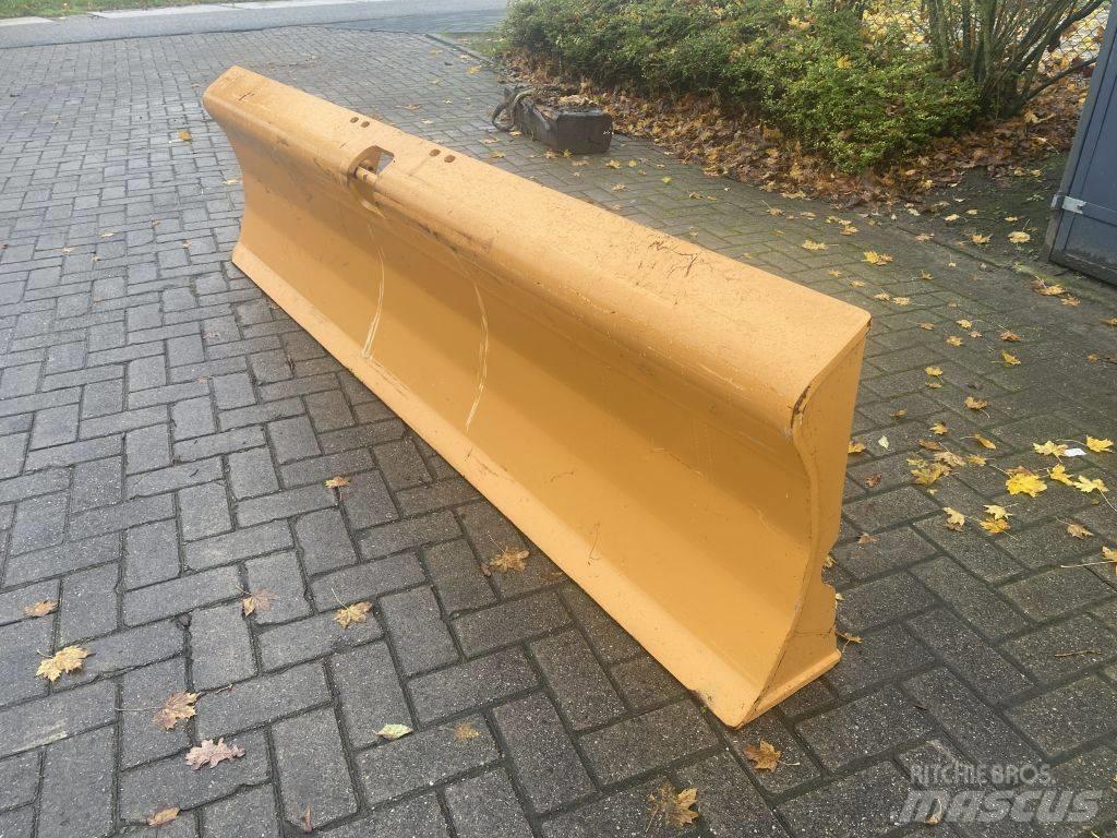 CASE DOZER BLADE Peiliai