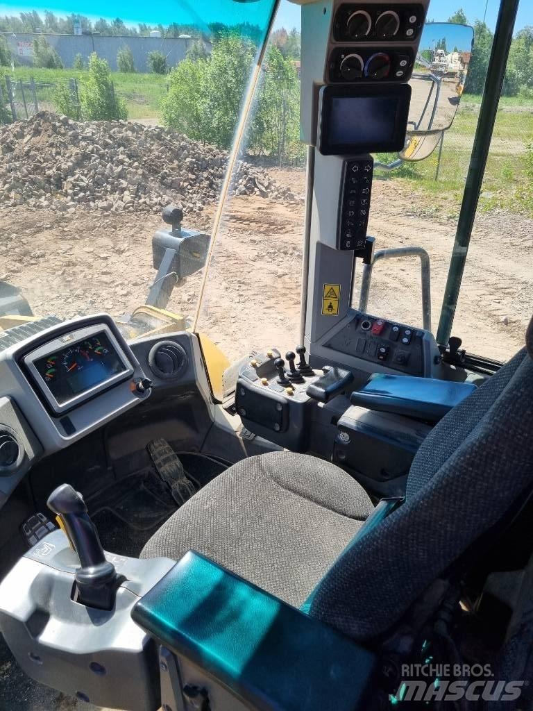 CAT 966 M Naudoti ratiniai krautuvai