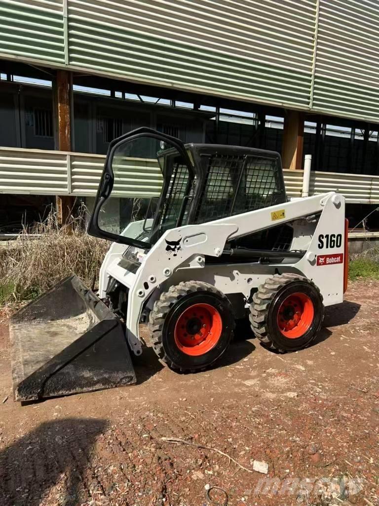 Bobcat S 160 Krautuvai su šoniniu pasukimu