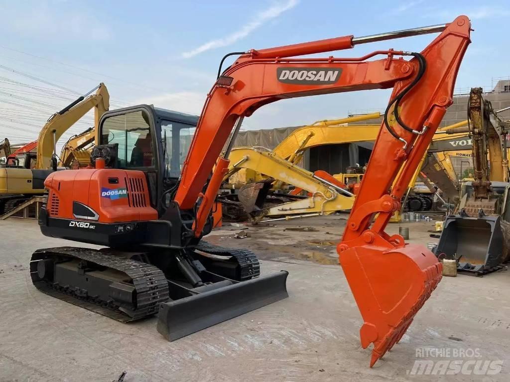 Doosan DX60 Vikšriniai ekskavatoriai