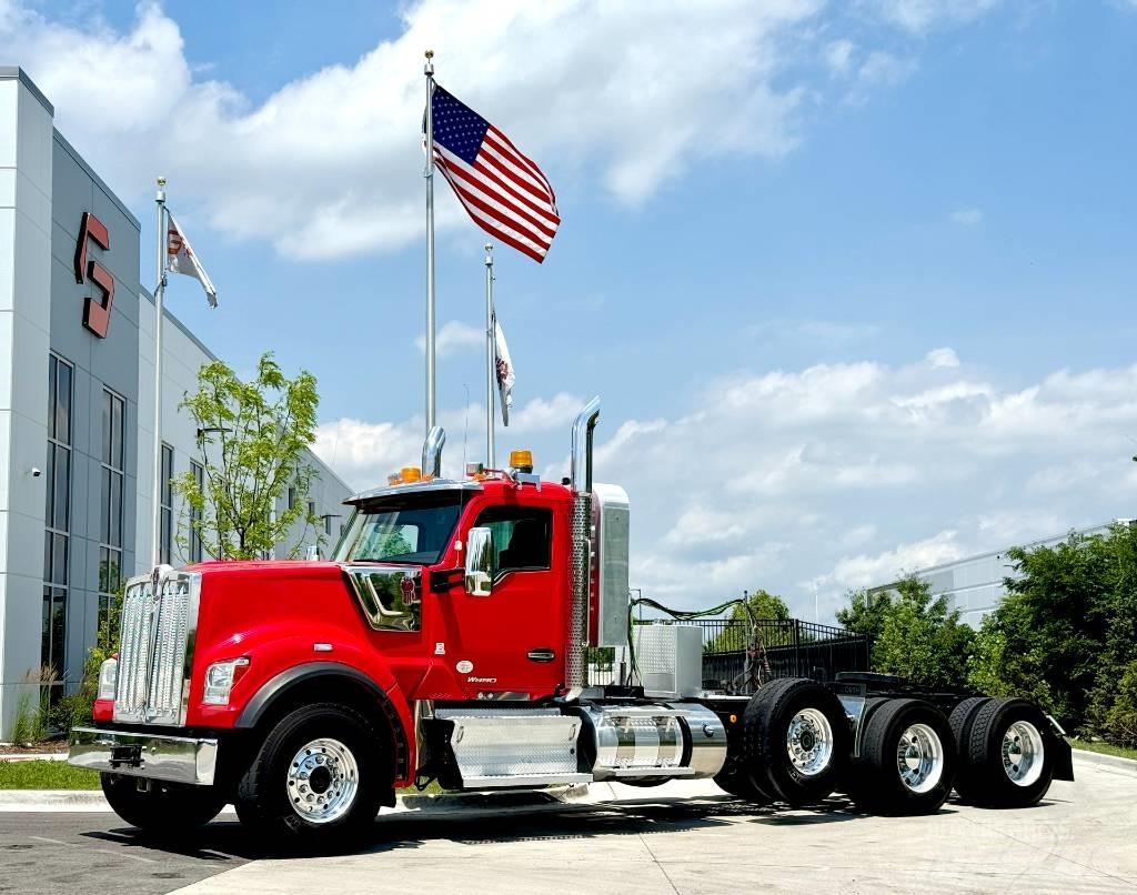 Kenworth W 990 Naudoti vilkikai