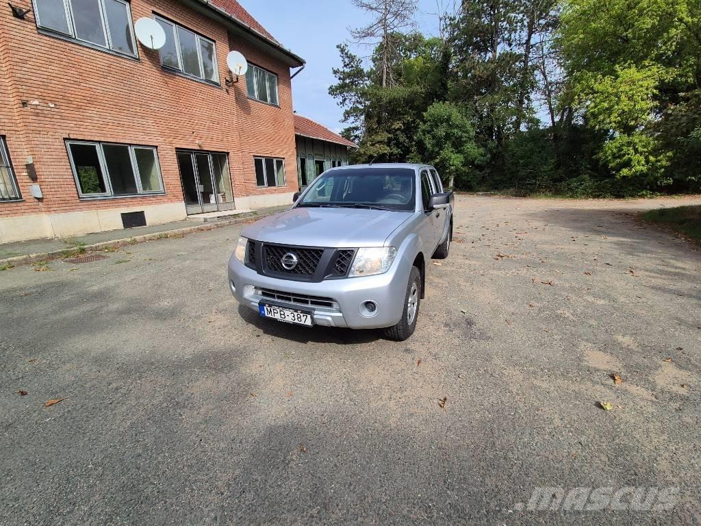 Nissan Navara Pikapai / Bortiniai sunkvežimiai