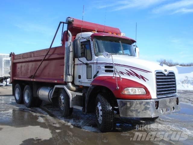 Mack CX 613 Savivarčių priekabų vilkikai