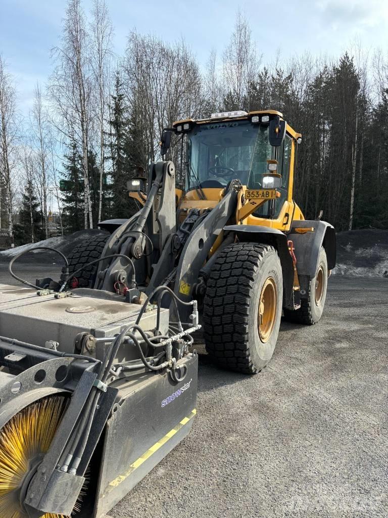 Volvo L 90 H Naudoti ratiniai krautuvai