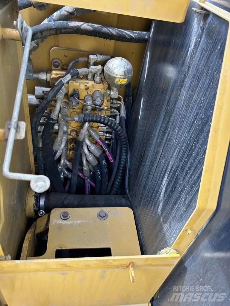 CAT 305.5E Vikšriniai ekskavatoriai