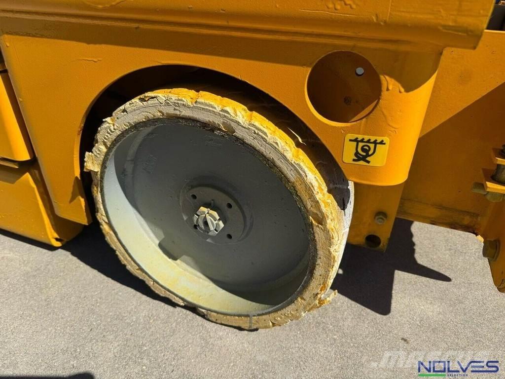 Haulotte COMPACT8 Žirkliniai keltuvai