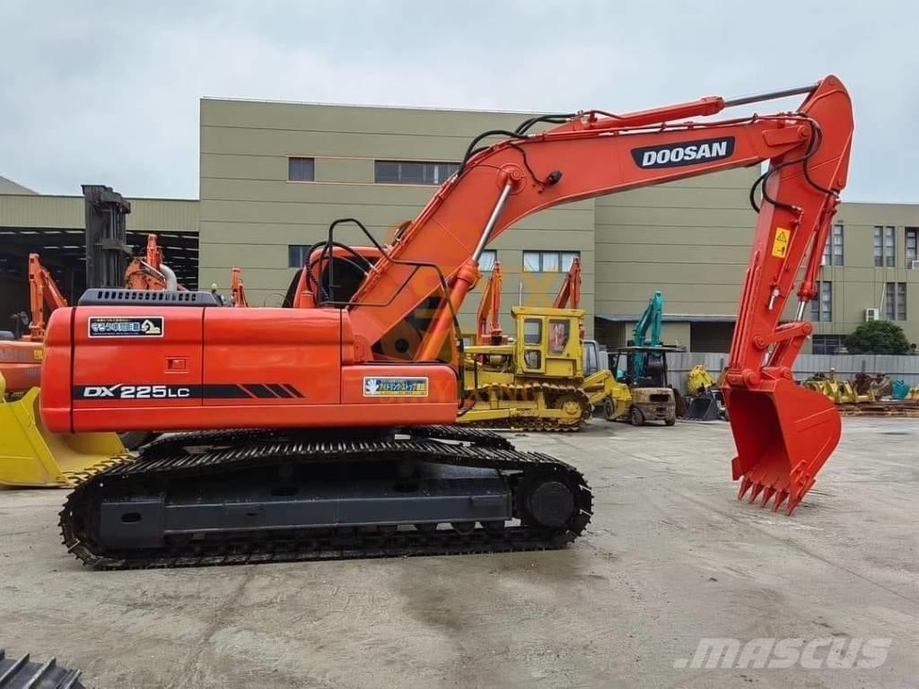 Doosan DX 225 LC Vikšriniai ekskavatoriai
