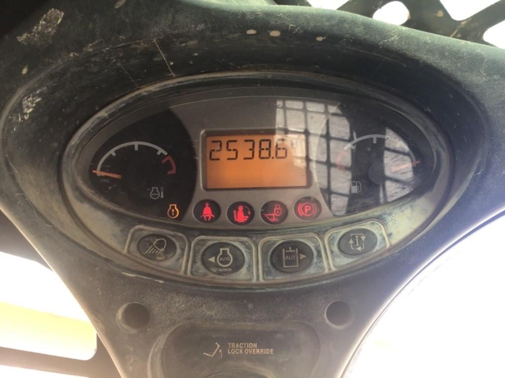 Bobcat T590 Krautuvai su šoniniu pasukimu