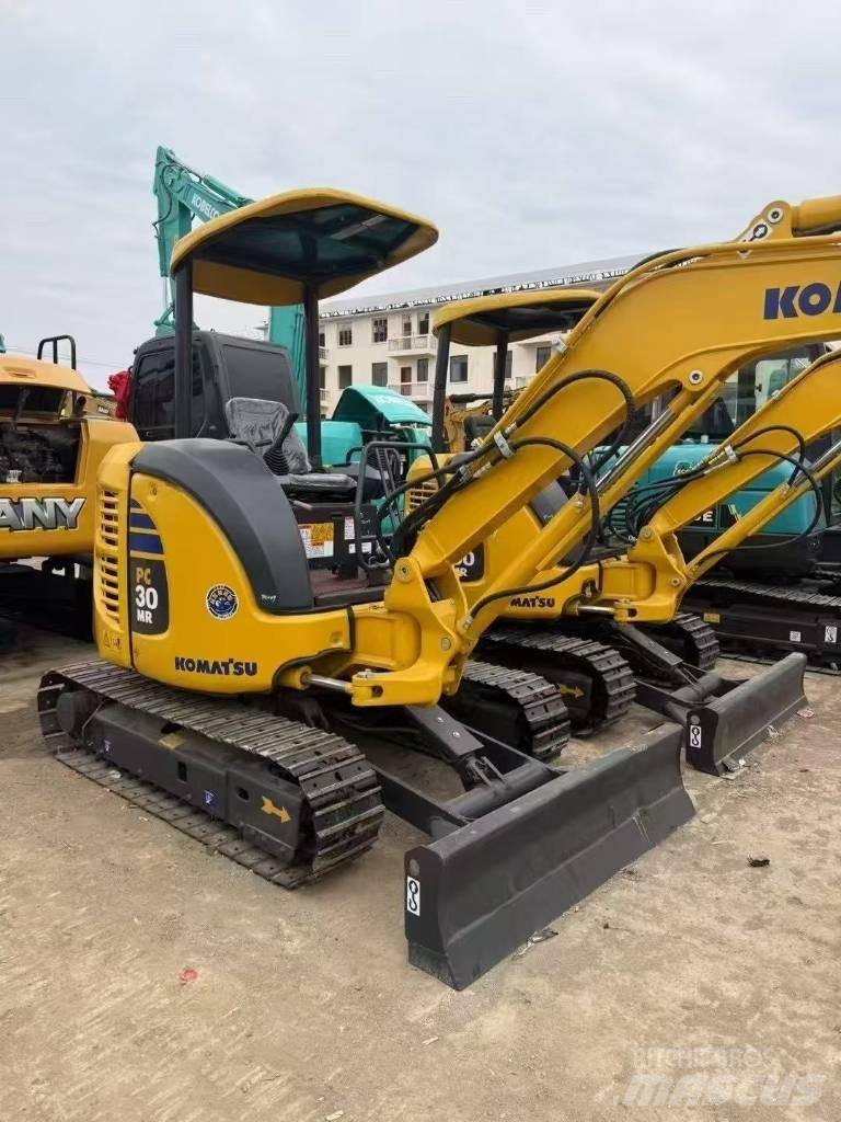 Komatsu 30 Vikšriniai ekskavatoriai