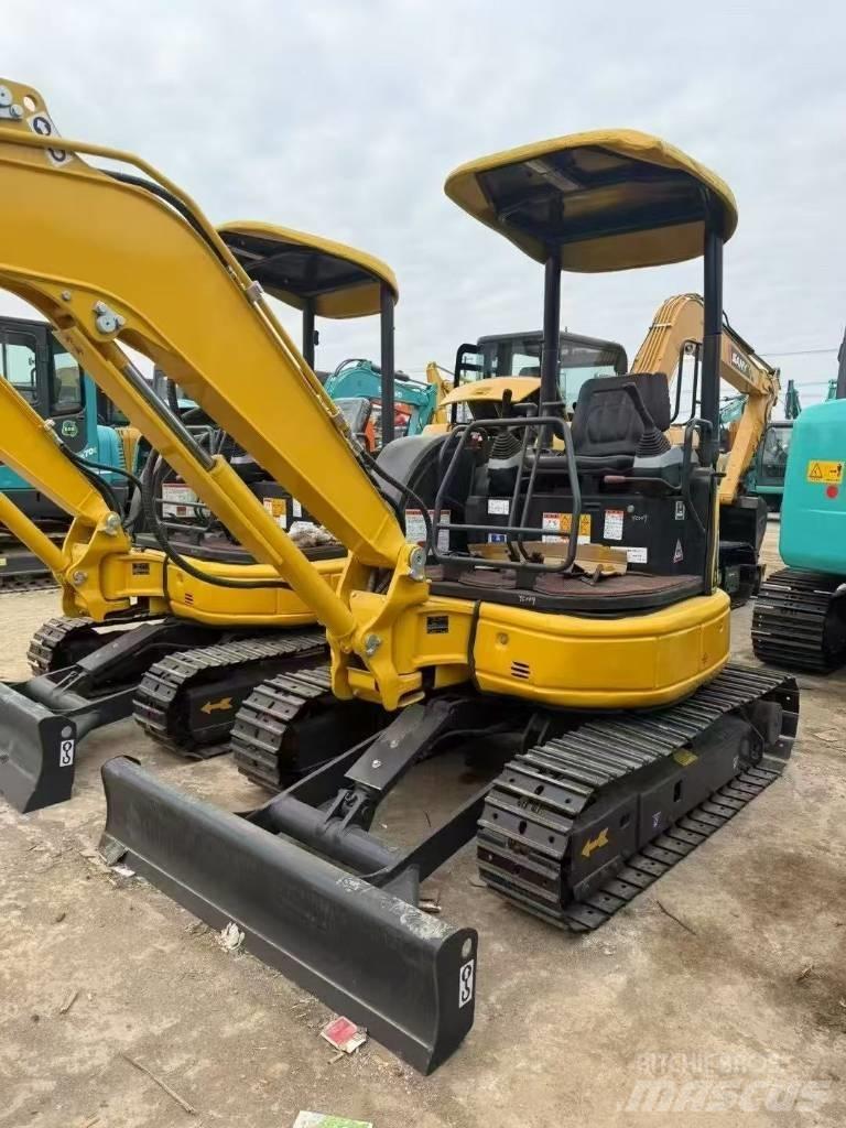 Komatsu 30 Vikšriniai ekskavatoriai