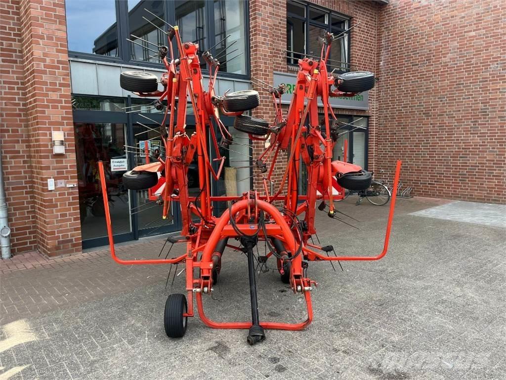 Kuhn GF8702 defekt Šieno grėbliai ir vartytuvai