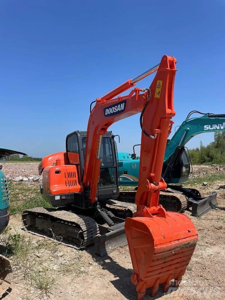 Doosan DX60 Vikšriniai ekskavatoriai
