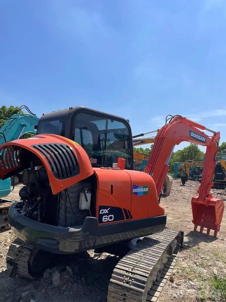 Doosan DX60 Vikšriniai ekskavatoriai