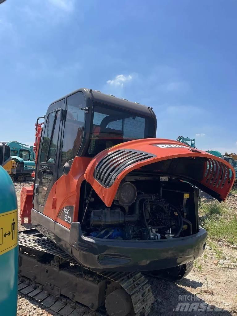 Doosan DX60 Vikšriniai ekskavatoriai