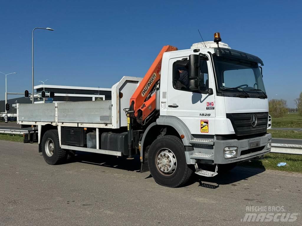Mercedes-Benz 1828 Savivarčių priekabų vilkikai