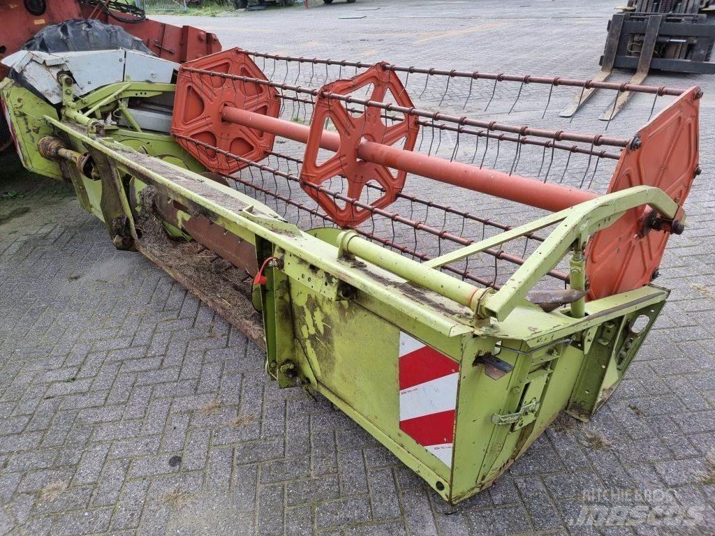 CLAAS 68s Derliaus nuėmimo kombainai