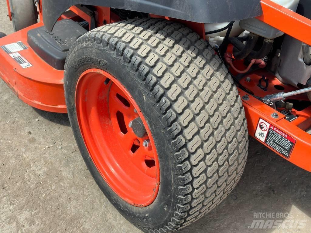 Kubota Z121S Žoliapjovės su lankstiniu vairavimo mechanizmu