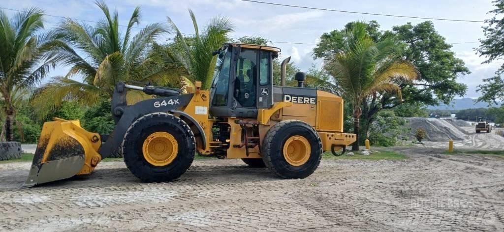 John Deere 644 K Naudoti ratiniai krautuvai