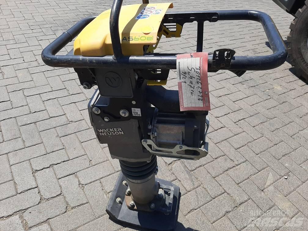 Wacker Neuson AS60e Plūktuvai