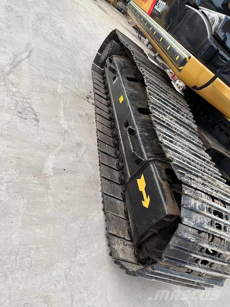 CAT 320 D L Vikšriniai ekskavatoriai