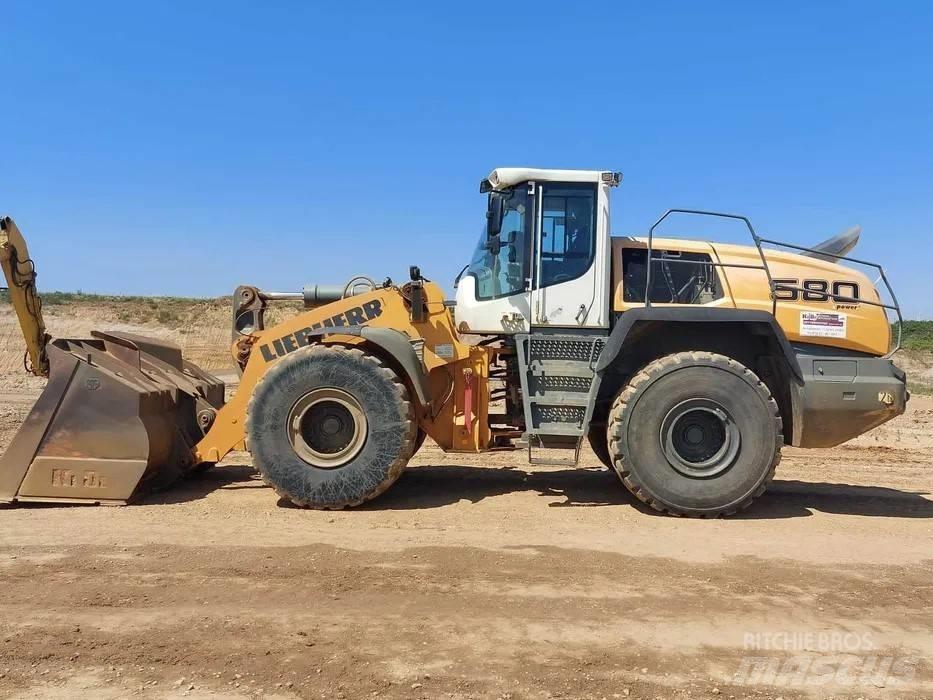 Liebherr L 580 Naudoti ratiniai krautuvai