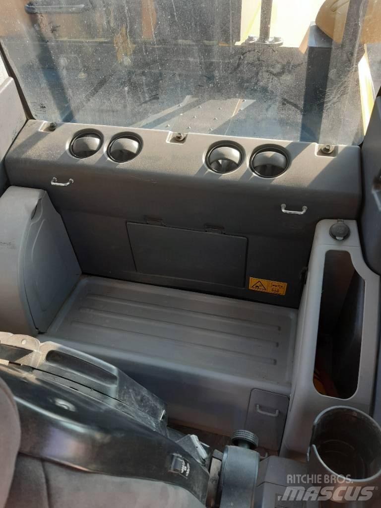 Komatsu PW180-11 Ratiniai ekskavatoriai