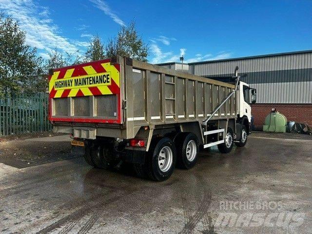 Scania P 410 Savivarčių priekabų vilkikai