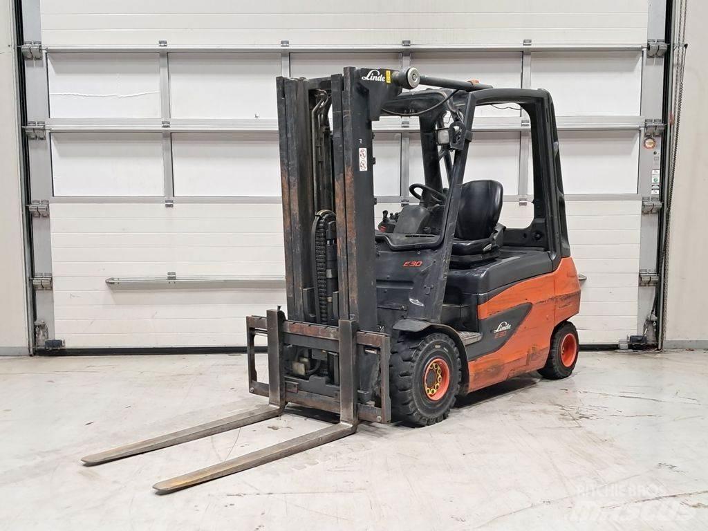 Linde E30-01 Elektriniai šakiniai krautuvai