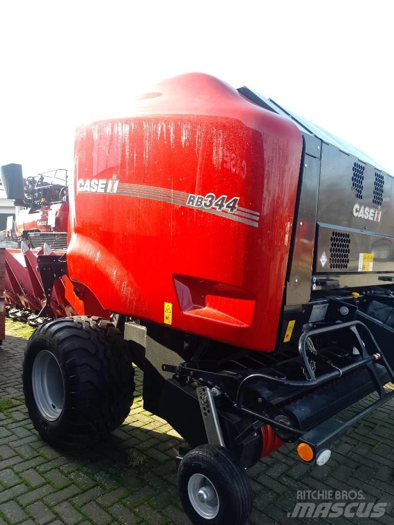 Case IH RB 344 Ritinių presai