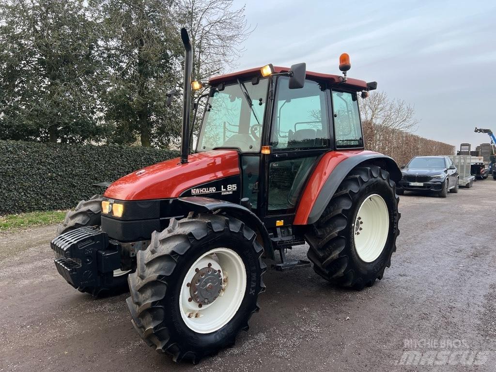 New Holland L 85 DT Traktoriai