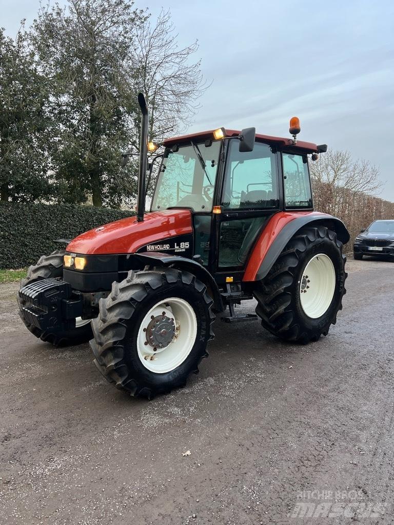 New Holland L 85 DT Traktoriai