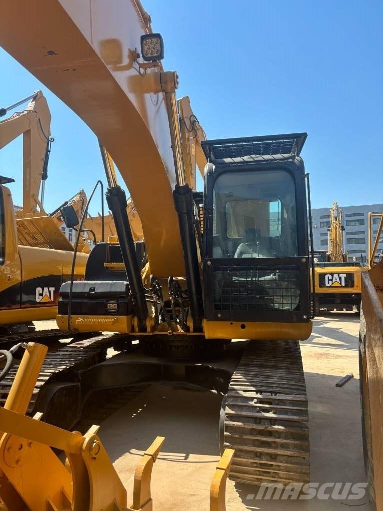 CAT 320D Vikšriniai ekskavatoriai