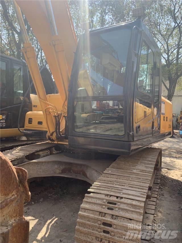 Hyundai R215-7 Vikšriniai ekskavatoriai