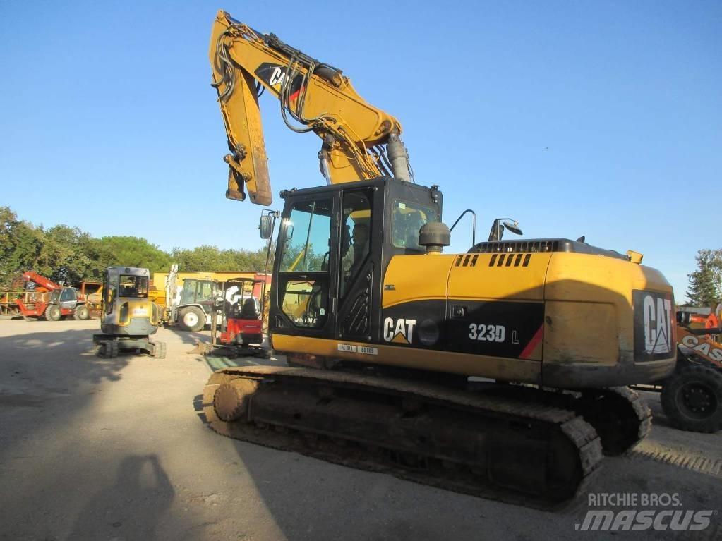 CAT 323 D L Vikšriniai ekskavatoriai