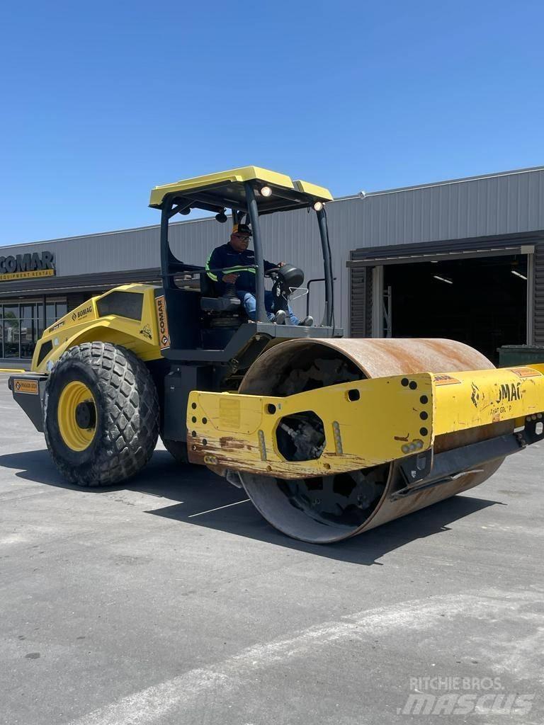Bomag BW 211 DH-5 Vieno būgno volai
