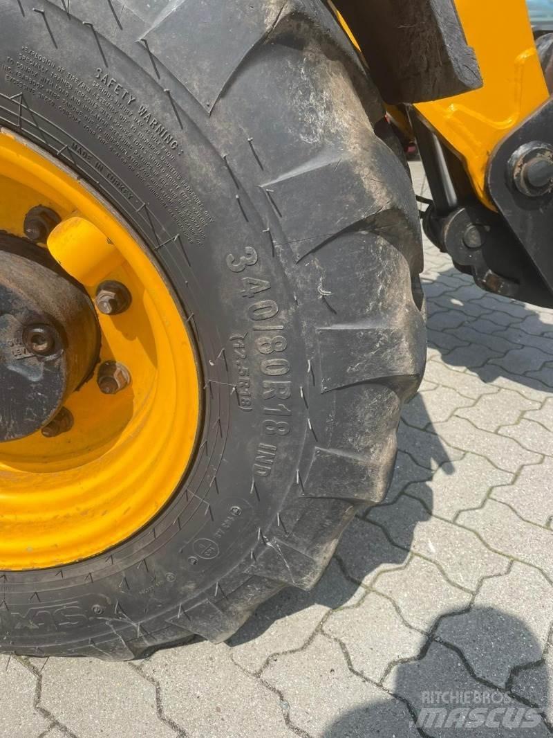 JCB 525.60 Teleskopiniai krautuvai