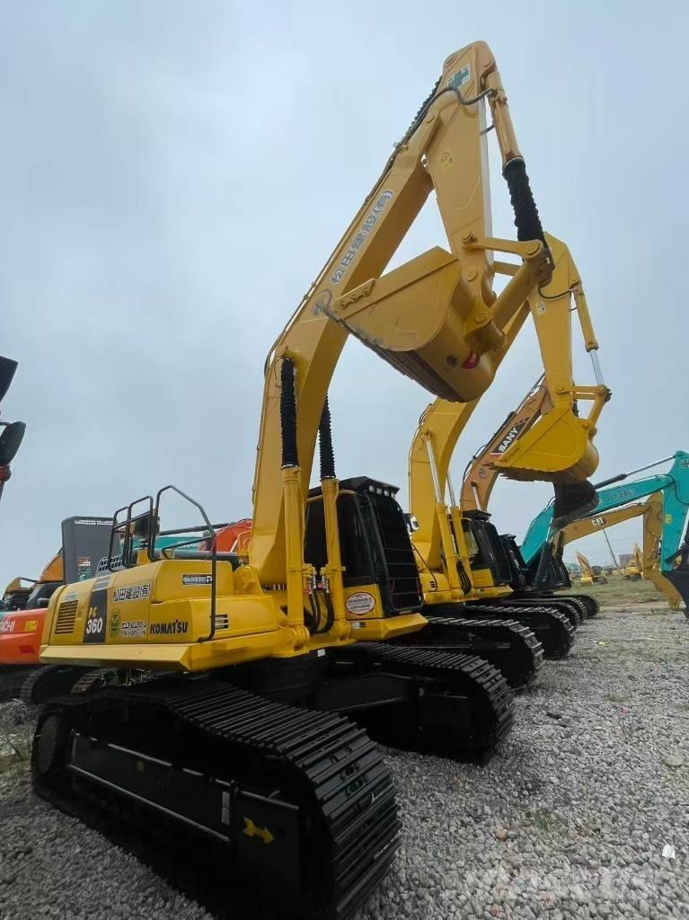 Komatsu 360 Vikšriniai ekskavatoriai