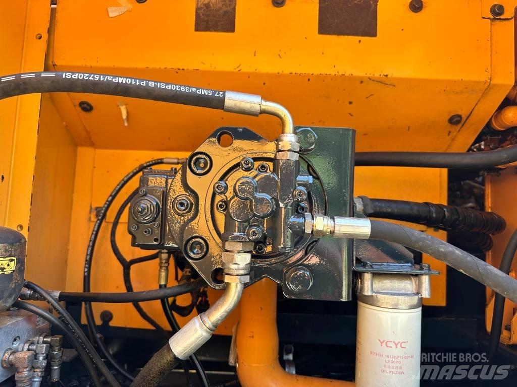 Hyundai R305LC-9s Vikšriniai ekskavatoriai