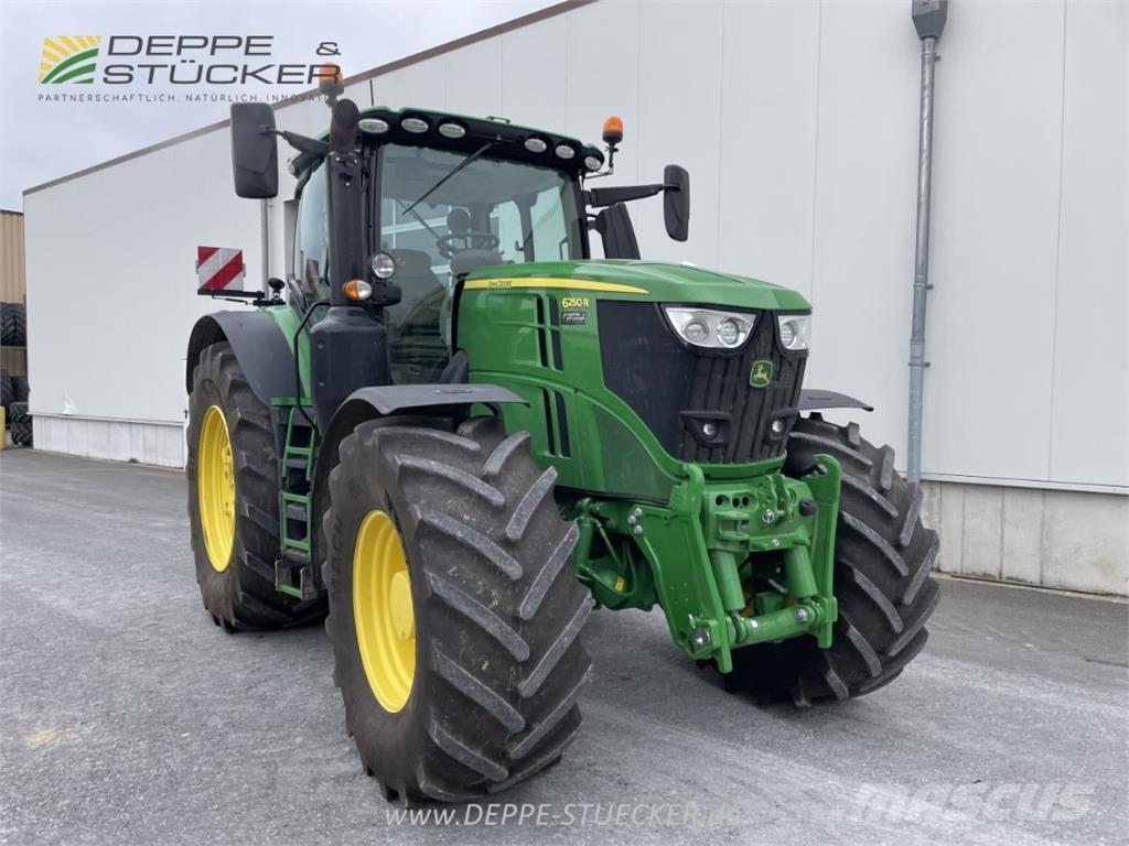 John Deere 6250R Traktoriai