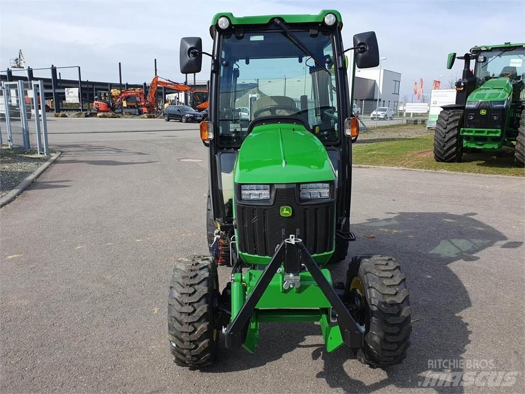 John Deere 2026R Naudoti kompaktiški traktoriai
