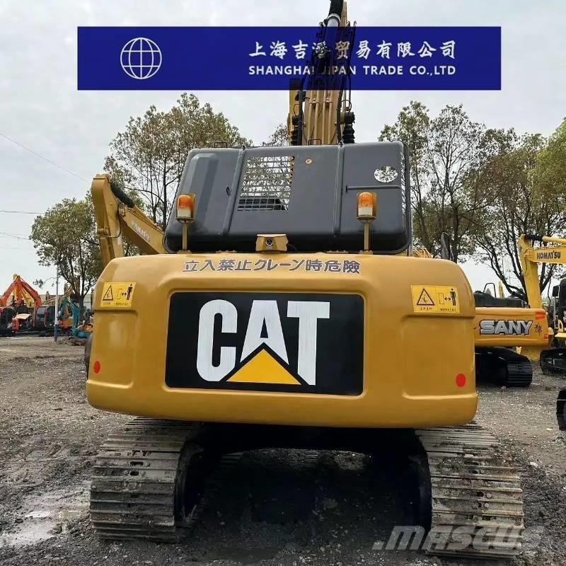 CAT 323 D Vikšriniai ekskavatoriai