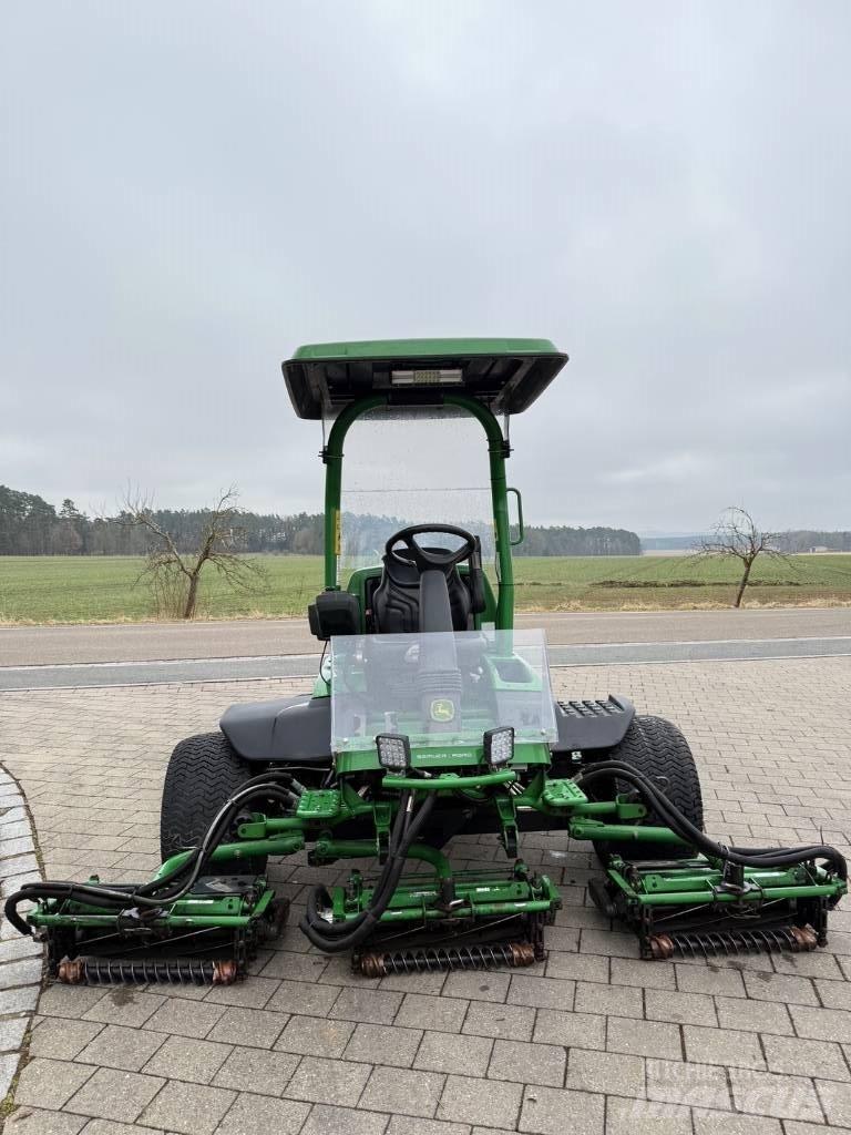 John Deere 8700 A Savaeigės žoliapjovės