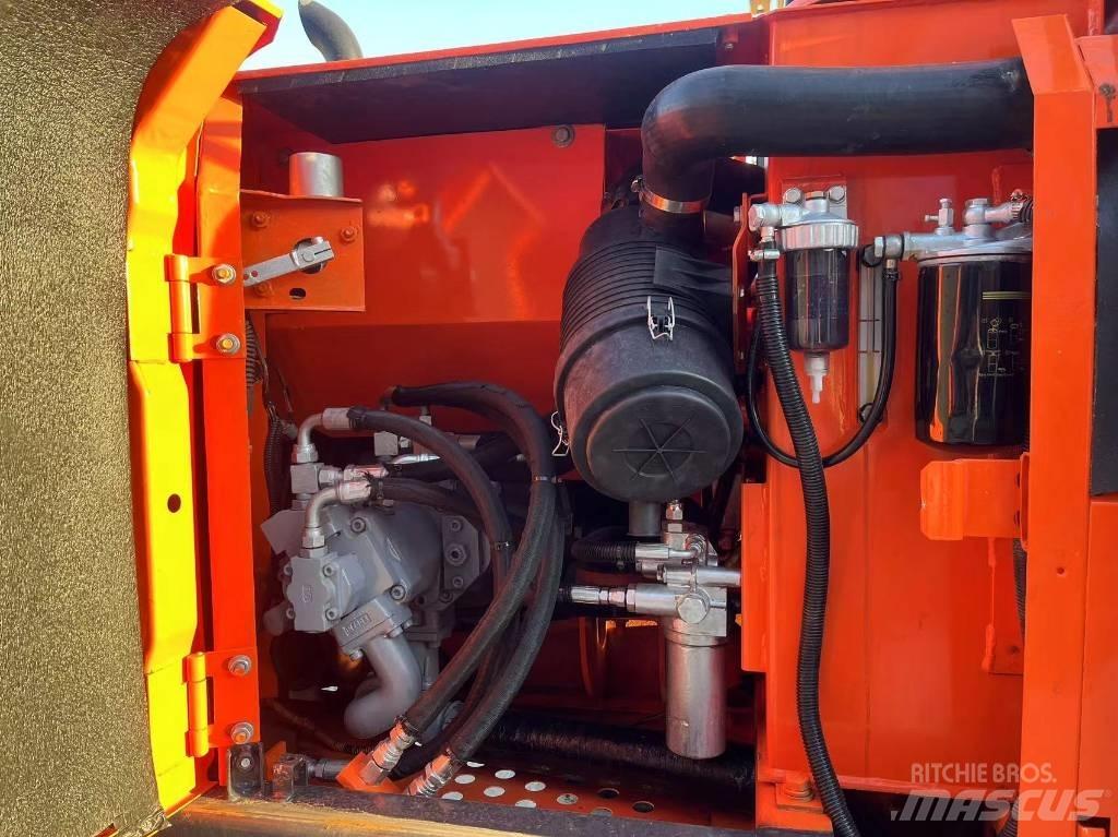 Hitachi ZX 70 Vikšriniai ekskavatoriai